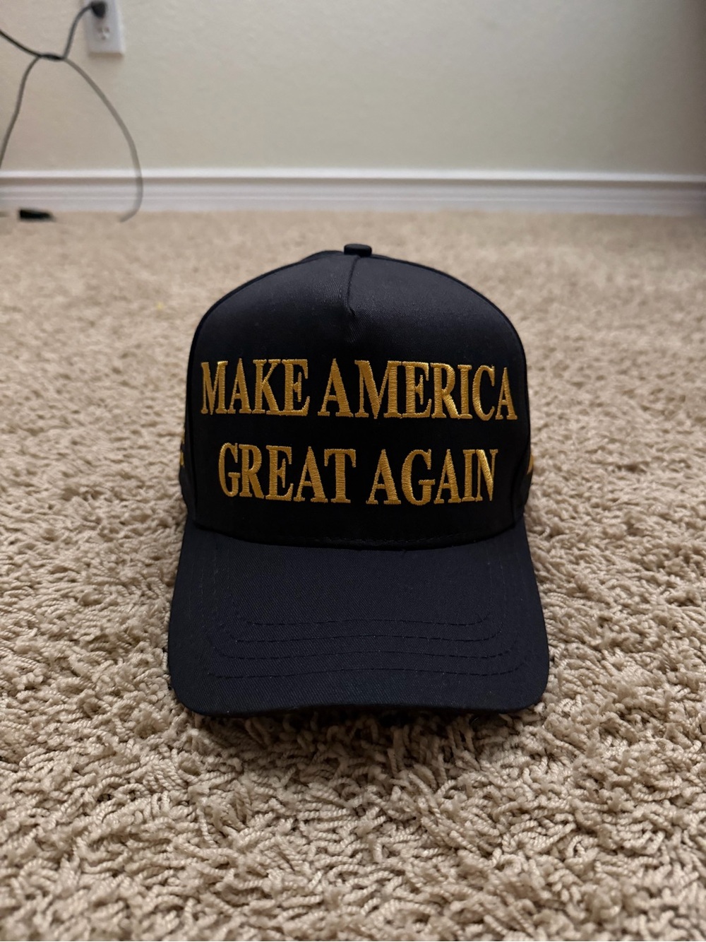 Official Cali-Fame MAGA Trump  Gold And Black Never Surrender MAGA hat RARE